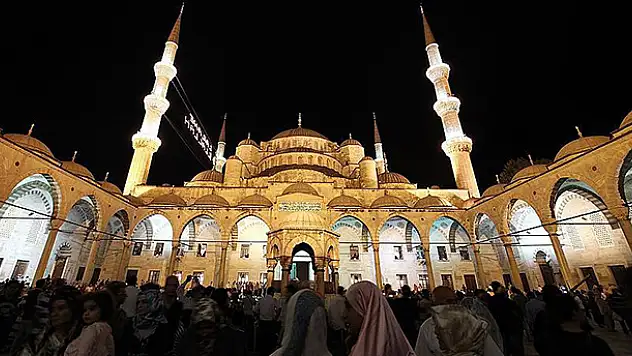 Kadir Gecesi cuma günü idrak edilecek