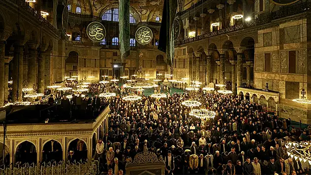 Kadir Gecesi dualarla idrak edildi
