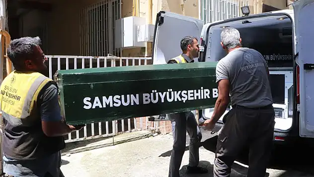 Kafasına tabancayla ateş ederek intihar etti
