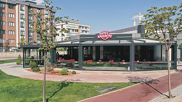 Kafe Karatay'ın üçüncü şubesi Akabe Mahallesi'nde hizmete açıldı