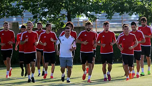 Kafkas: '5 yıl aradan sonra Kayserispor'da olmak çok güzel'