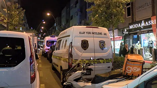 Kağıthane'de cam silerken 7. kattan düşen adam hayatını kaybetti 