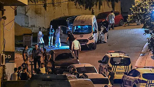 Kağıthane'de bir adrese yapılan operasyonda yaralanan polis memuru şehit oldu
