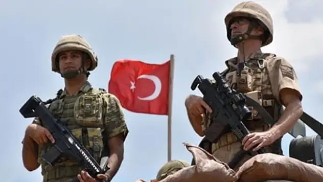 Kahraman baba, oğluyla vatan nöbetinde