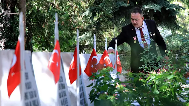 Kahraman gazi 'tahta bacakla' cepheye koşan şehit dedesinin izinden gidiyor
