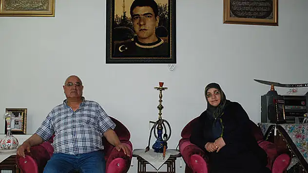 Kahramanlar ölümsüzdür