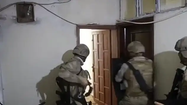 'Kahramanlar Operasyonu' kapsamında 27 bölücü terör örgütü üyesi yakalandı
