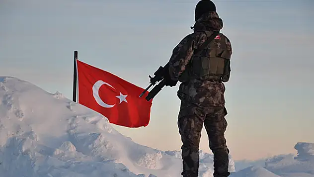 Kahramanlar vatan nöbetinde
