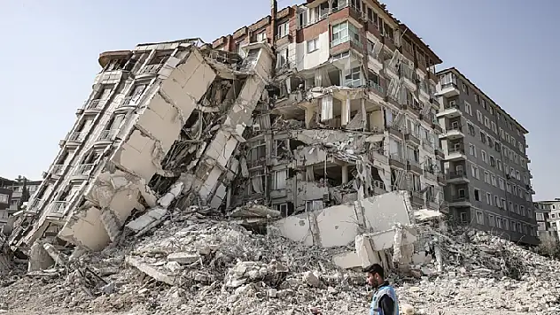 Kahramanmaraş merkezli depremlerde 45 bin 89 kişi hayatını kaybetti
