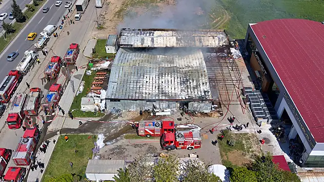 Kahramanmaraş'ta mobilya fabrikasında çıkan yangın kontrol altına alındı
