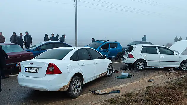 Kahramanmaraş'ta 2 zincirleme kaza: 15 yaralı

