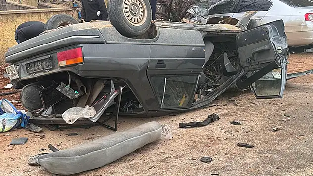 Kahramanmaraş'ta iki otomobil kafa kafaya çarpıştı: 3 ölü, 3 yaralı