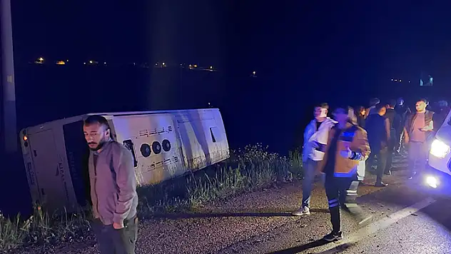 Kahramanmaraş'ta kontrolden çıkan servis minibüsü yan yattı: 9 yaralı
