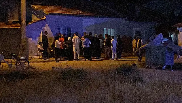 Kalabalık grup arasında çıkan kavga mahallede paniğe neden oldu