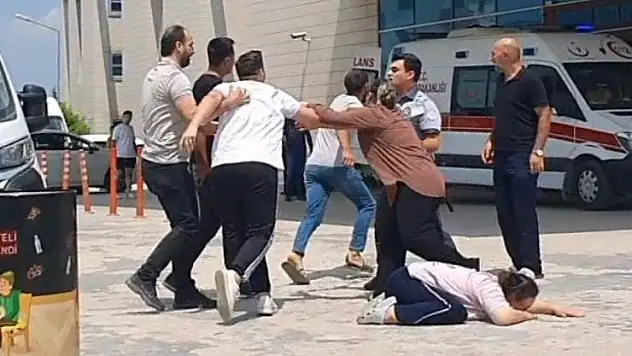 Kalbi duran 1 yaşındaki Evranur öldü...Acilde aileler birbirlerine gird