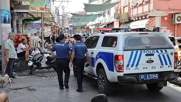 Kaldırımın kana bulandığı sokakta Seyhan polisinden denetim
