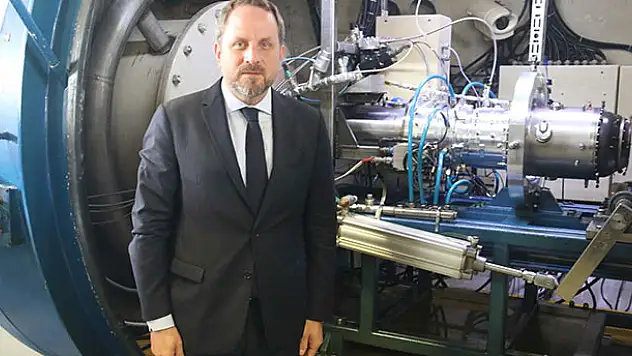 Kale'nin geliştirdiği KTJ3200 SOM'u Konya'da uçurdu