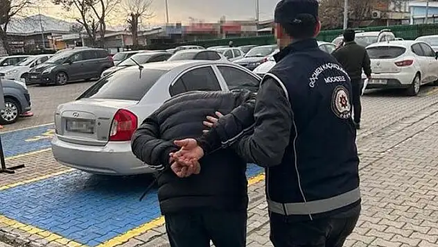 Kalkan-9 Operasyonunda 11 göçmen kaçakçısı ve 92 düzensiz göçmen yakalandı
