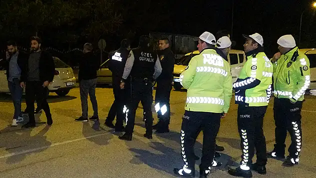 Kampüste göğsünden bıçaklanan üniversiteli, trafik polislerinin ilk yardımıyla hayata tutundu
