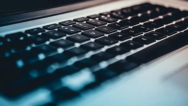 Kamu yöneticilerinin e-imzalarıyla sahte belge düzenleyen suç örgütüne yönelik soruşturma tamamlandı