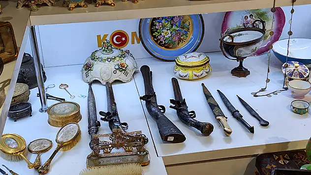 Kamyonda 50 milyon lira değerinde tarihi eser ele geçirildi
