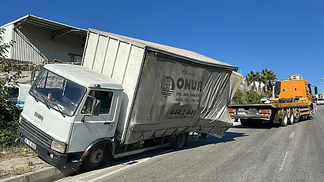 Kamyonetin freni patladı, facianın eşiğinden dönüldü