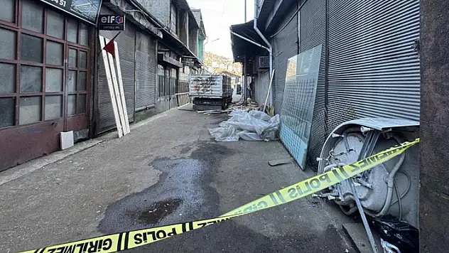 Kamyonetin kasasının çarptığı çocuk hayatını kaybetti
