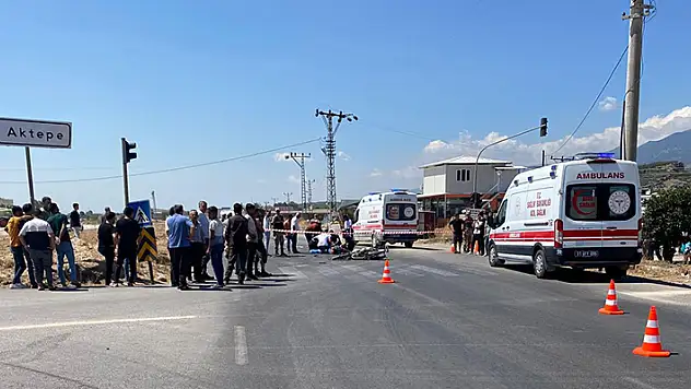 Kamyonetle çarpışan motosikletin sürücüsü ile teyzesi öldü
