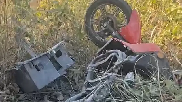 Kamyonun çarptığı elektrikli bisikletli kadın öldü

