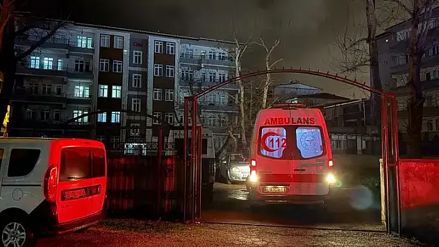 Kan donduran cinayet! Evini basıp çocuklarının yanında katletti
