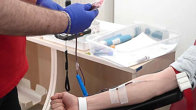Kan stokları azaldı, vatandaşlar hasta yakınları için sosyal medyadan kan arayışına giriyor
