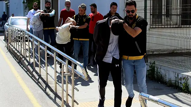 Kanlı saldırının şüphelileri 500 saatlik kamera incelemesiyle yakalandı