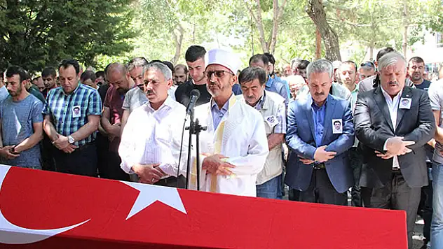 Kansere yenik düşen polis memuru son yolculuğuna uğurlandı 