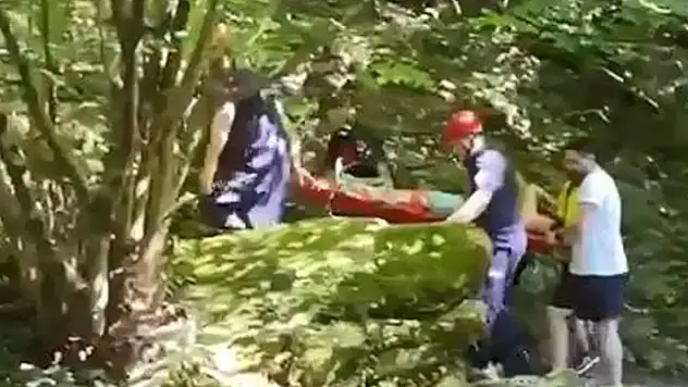 Kanyonda fotoğraf çektirirken 5 metre yükseklikten düşen kadın yaralandı
