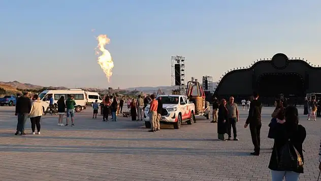 Kapadokya'da görsel şölene rüzgar engeli: Yeryüzü doldu, gökyüzü boş kaldı
