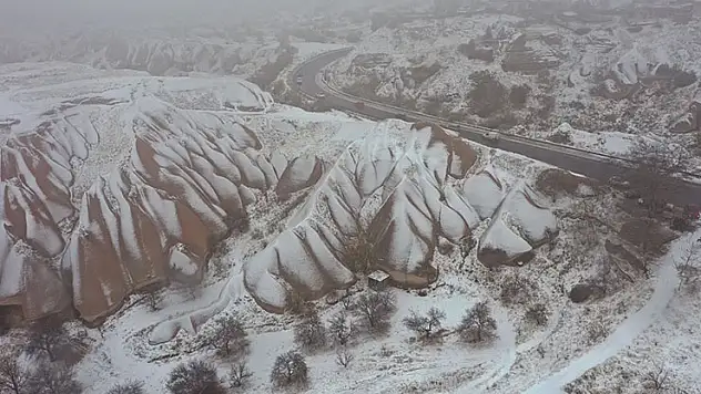 Kapadokya'da mevsimin ilk karı yağdı