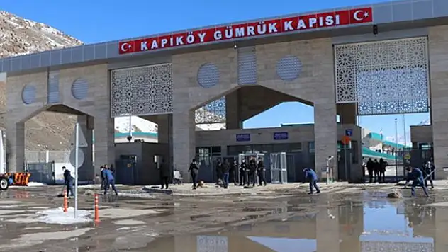 Kapıköy Kara Hudut Kapısında giriş çıkışlar durduruluyor