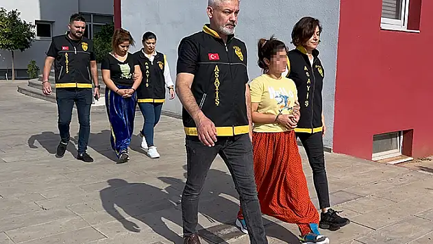 Kapılarını zorlayarak girdikleri 15 daireden 2 milyon TL'lik hırsızlık yaptılar


