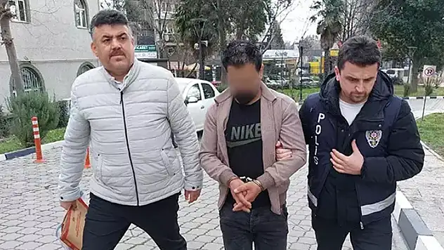 Kapıyı kırıp, girdi! 3 gün boyunca eşyaları çalıp, valizle taşıdı
