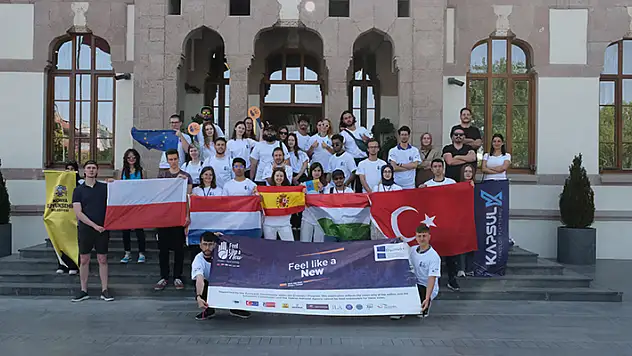 Kapsül Teknoloji Platformundan uluslararası gençlere girişimcilik eğitimi