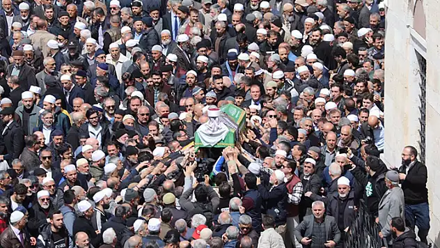Kapu Camii emekli imamı Hasan Hüseyin Varol, son yolculuğuna uğurlandı
