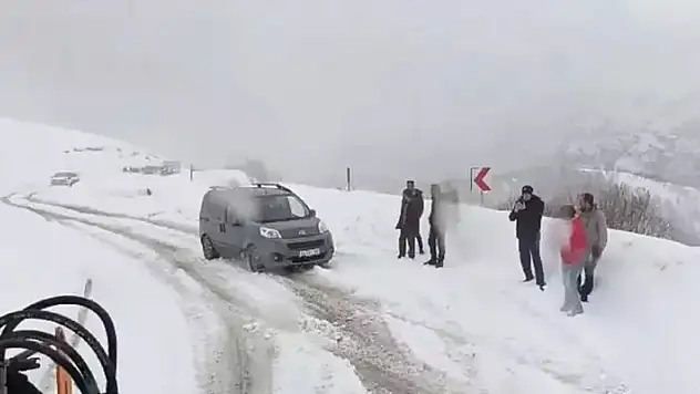 Kar esareti: Kar kalınlığı 29 santimetreye ulaştı! 100 kişi kurtarıldı
