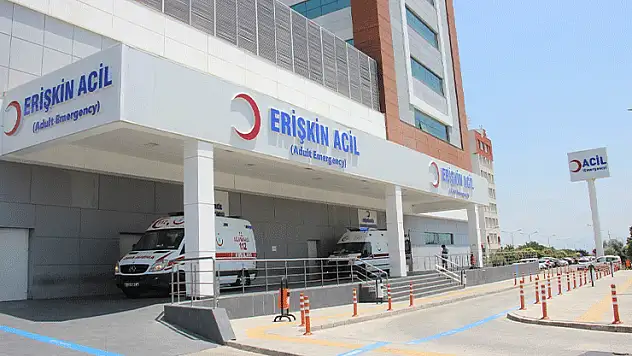 Kar maskeli şahıs çocuğu başından bıçakla ağır yaraladı