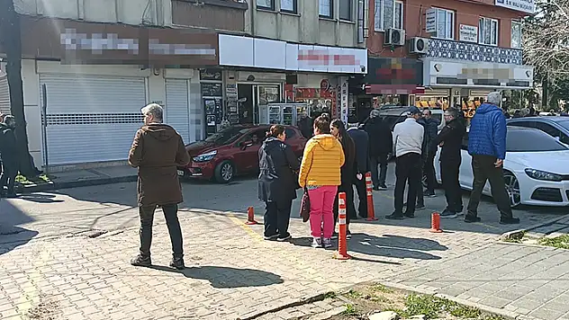 Kar payı vaadiyle müşterilerinden aldıkları döviz ve altınlarla kaçan 2 kuyumcu yakalandı
