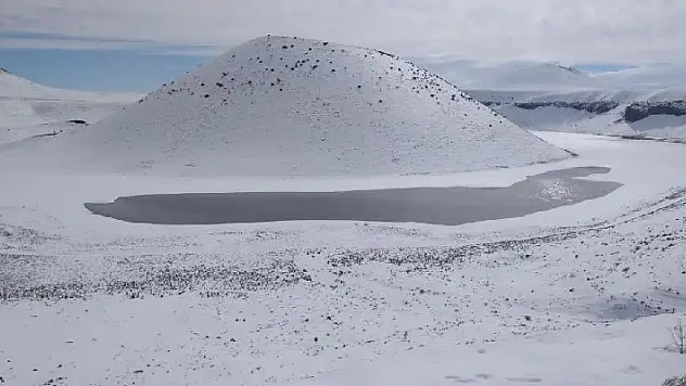 Kar yağışları, kuruyan Meke Gölü'ne umut oldu