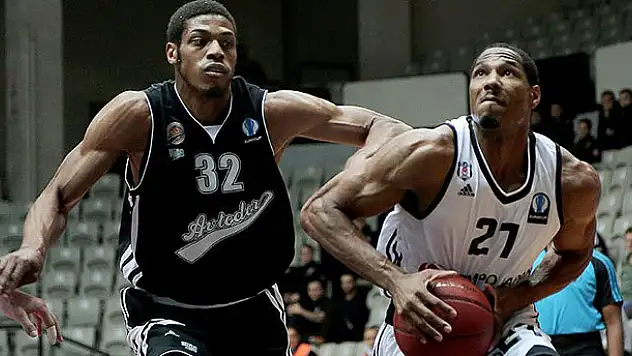 Kara kartal fark yedi!