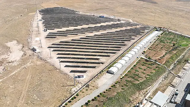 Kara yolları, enerjisini GES'lerden alacak
