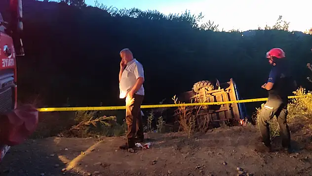 Karabük'te tarım aracı şarampole devrildi: 1 ölü, 6 yaralı
