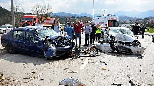 Karabük'te zincirleme trafik kazası: 5 yaralı