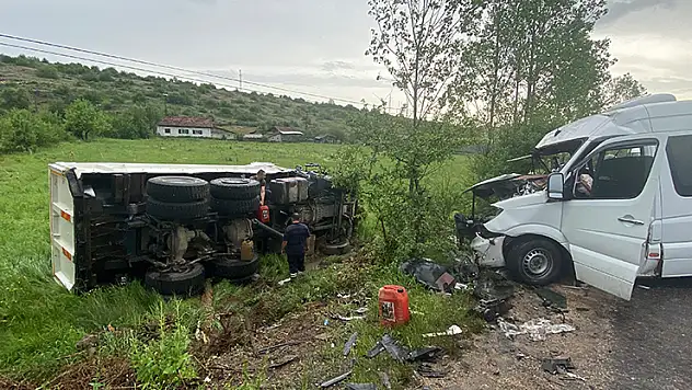 Karabük'te 4 araç kazaya karıştı 9 yaralı